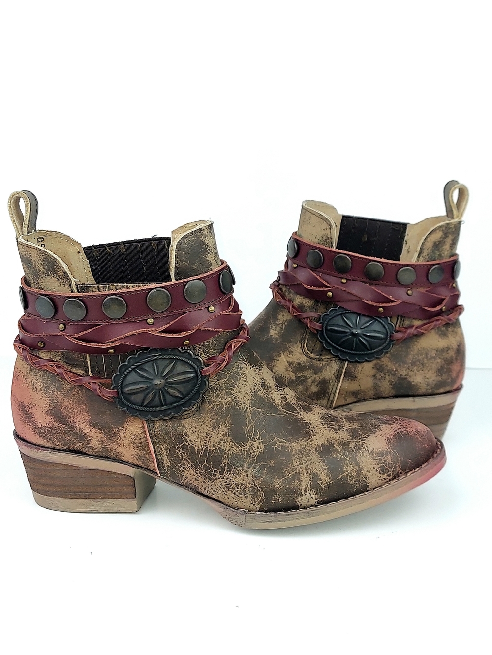Corral Circle G Belted Concho Western Stud Ankle Boots 7 NWOT